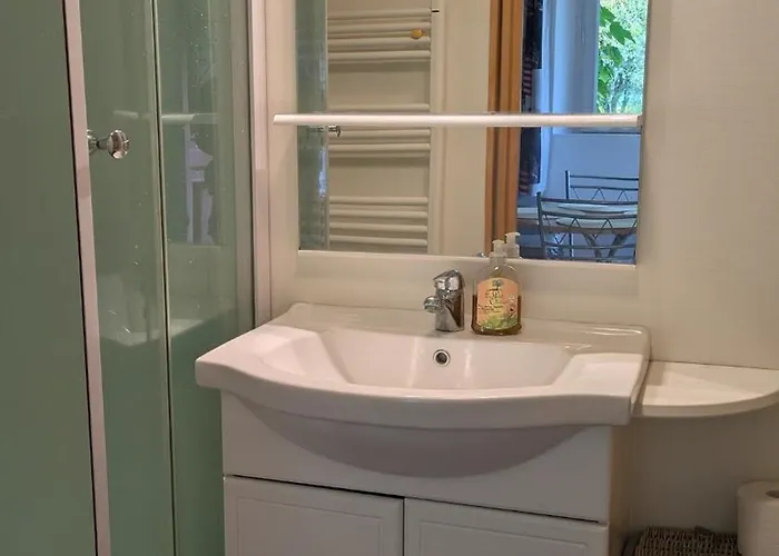 Independent In Nature * Saint-Valérien