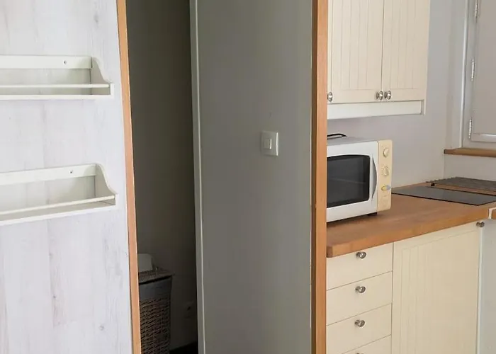 Independent In Nature * Saint-Valérien